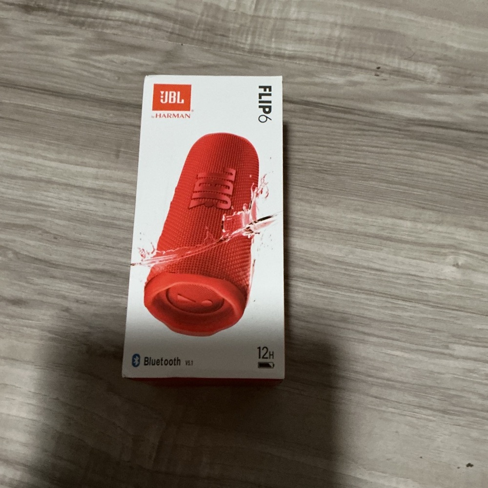 JBL Flip 6 Portable Speaker in Bold Red